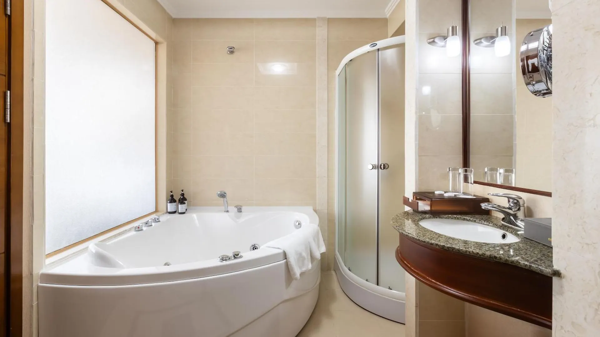 Regardal Hotel Almaty 4*,  Kazakhstan