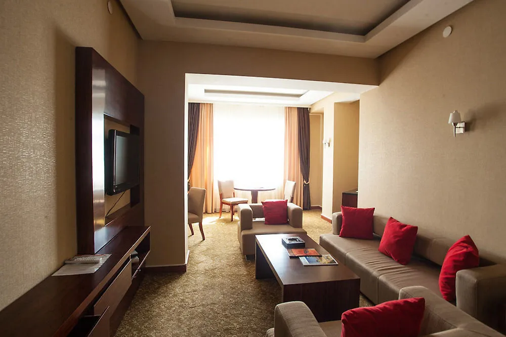 Grand Aiser Hotel Almaty 4*,